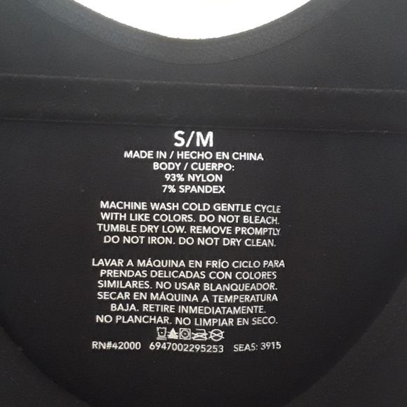 Basic black and white tank tops - Picture 3 of 5